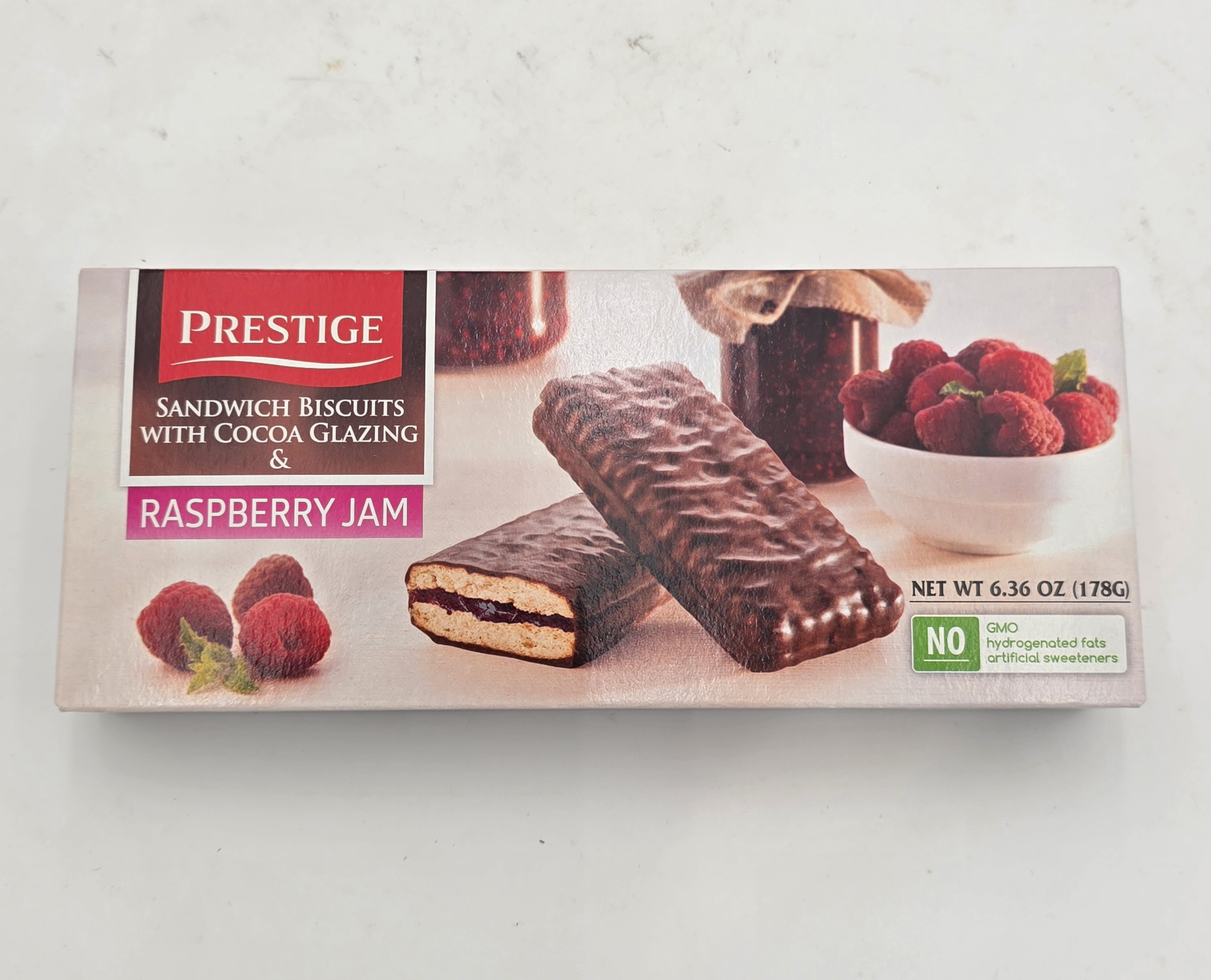 BISCUIT SANDWICH WITH COCOA  AND RASBERRY JAM